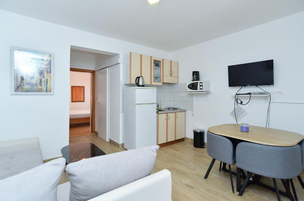 Apartments Orange 709 Fazana Exterior photo